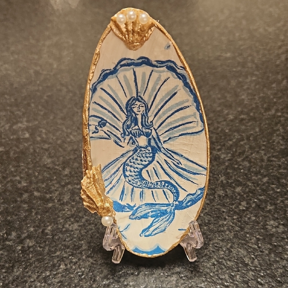 EXQUISITE EMBELLISHED MERMAID SEASHELL ONE OF A KIND